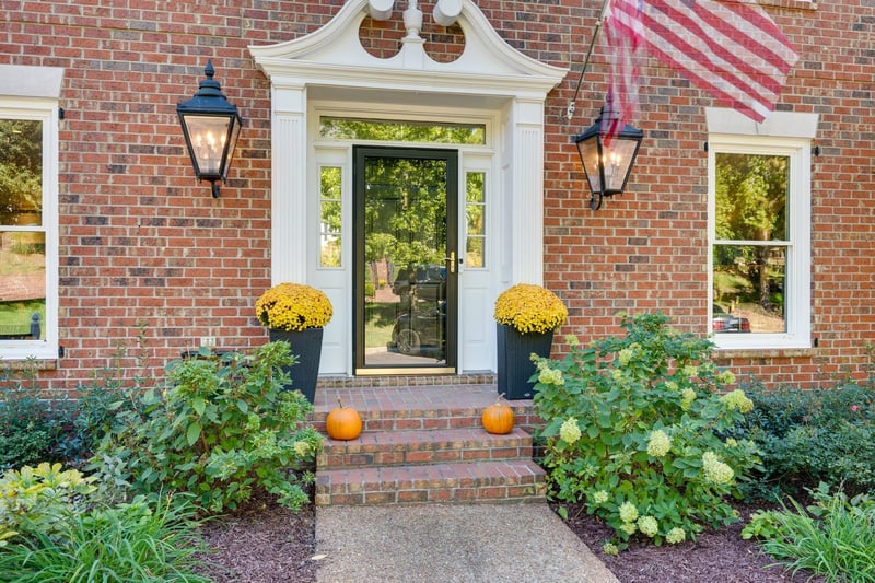 65 Ravenwood Hills Cir, Nashville, TN 37215