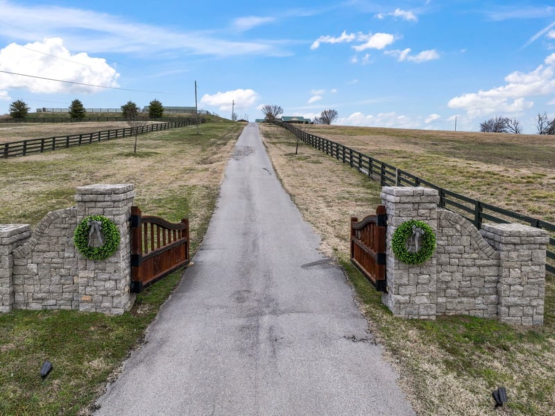 1180 Allisona Rd, Eagleville, TN 37060