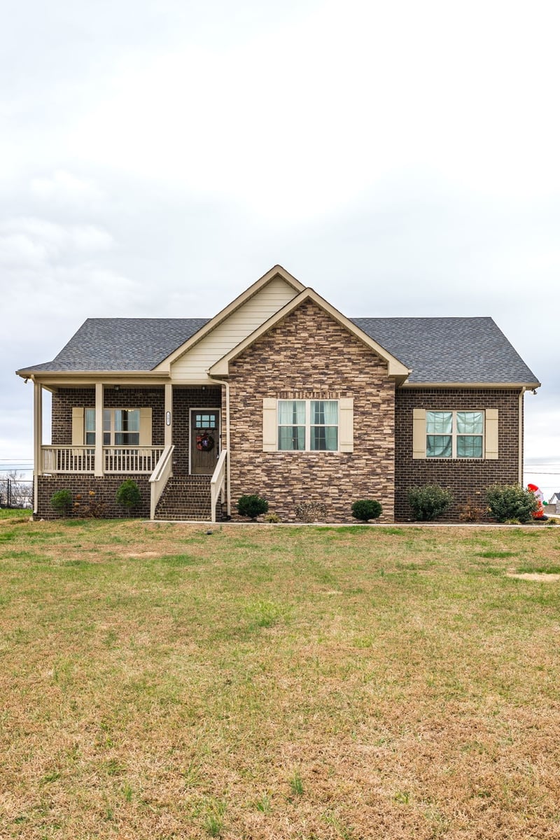 202 Hollow Tree Cir, Castalian Springs, TN 37031