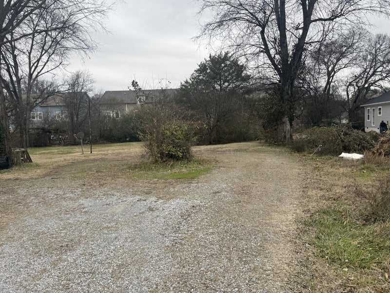 302 Walton Ferry Rd, Hendersonville, TN 37075