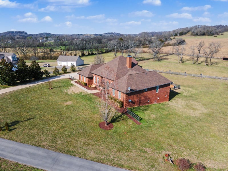 2227 Twin Peaks Ct, Spring Hill, TN 37174