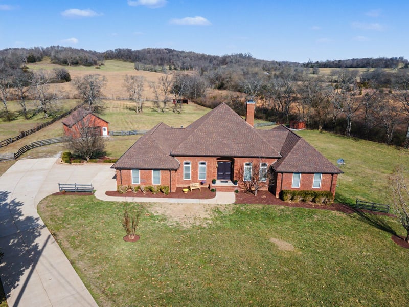 2227 Twin Peaks Ct, Spring Hill, TN 37174