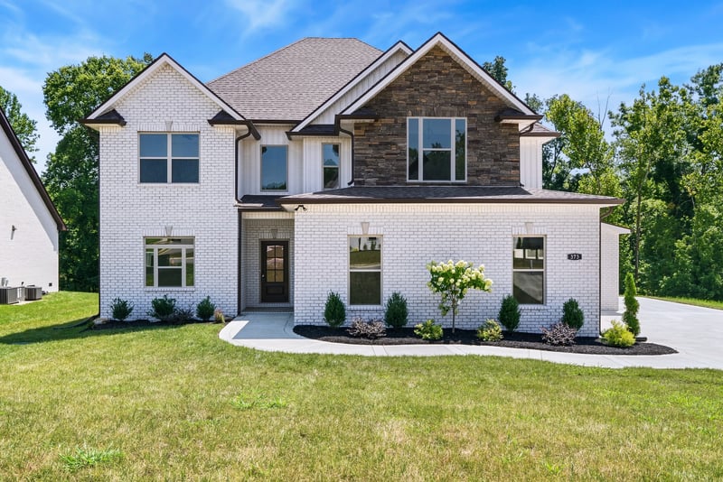 373 Young Ln, Pleasant View, TN 37146