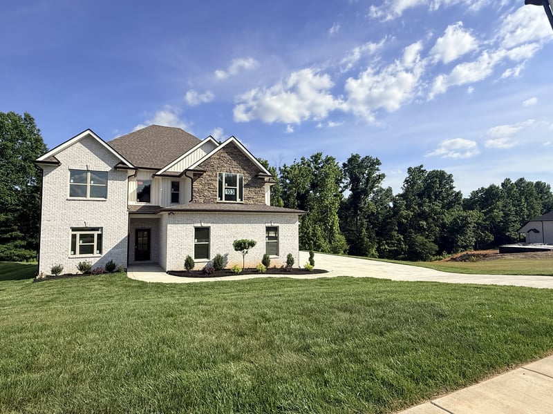 373 Young Ln, Pleasant View, TN 37146