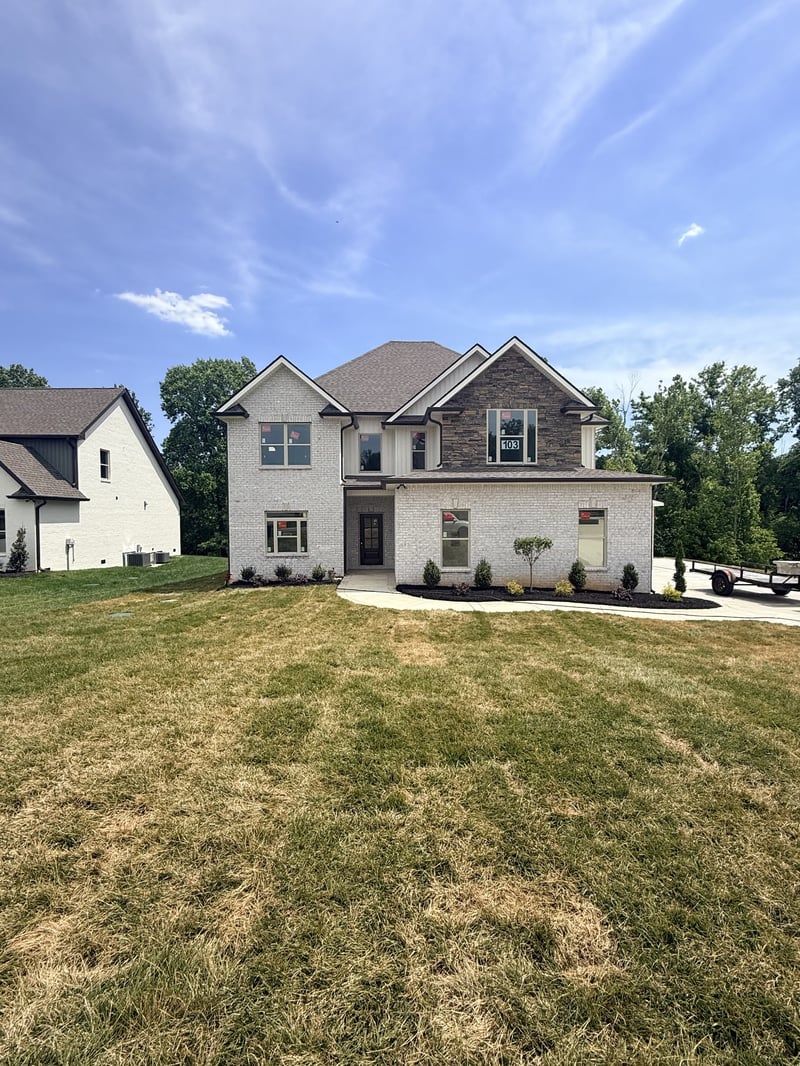 373 Young Ln, Pleasant View, TN 37146
