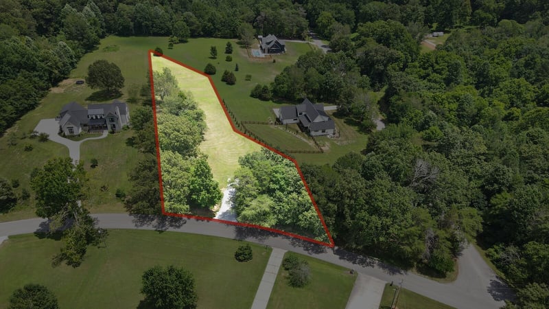 1995 Spencer Mill Rd, Burns, TN 37029