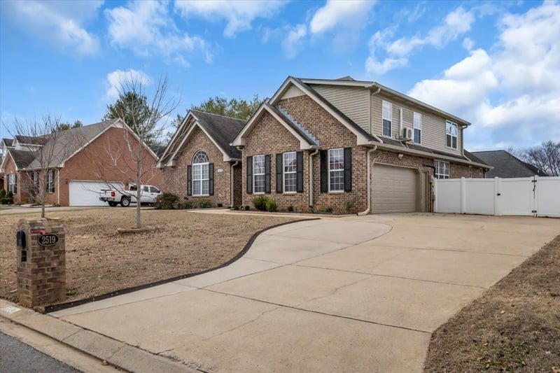 2519 Mission Ridge Dr, Murfreesboro, TN 37130