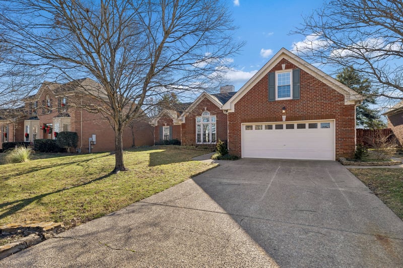 142 Mansker Park Dr, Hendersonville, TN 37075