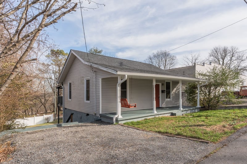 68 N Main St, Springfield, TN 37172