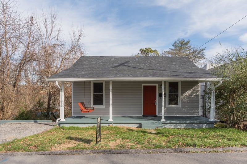 68 N Main St, Springfield, TN 37172