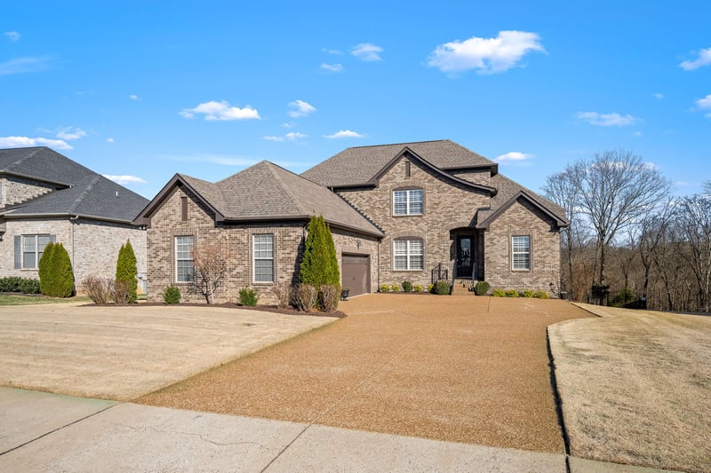 1062 Tower Hill Ln, Hendersonville, TN 37075
