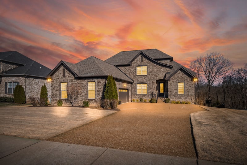 1062 Tower Hill Ln, Hendersonville, TN 37075