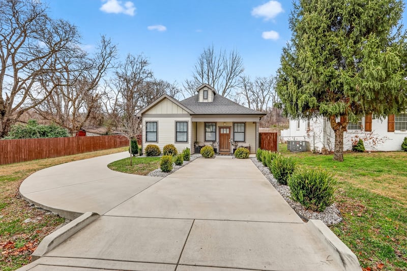 4220 Woods St, Old Hickory, TN 37138