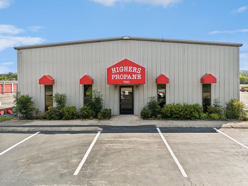 636 N Main St, Ashland City, TN 37015