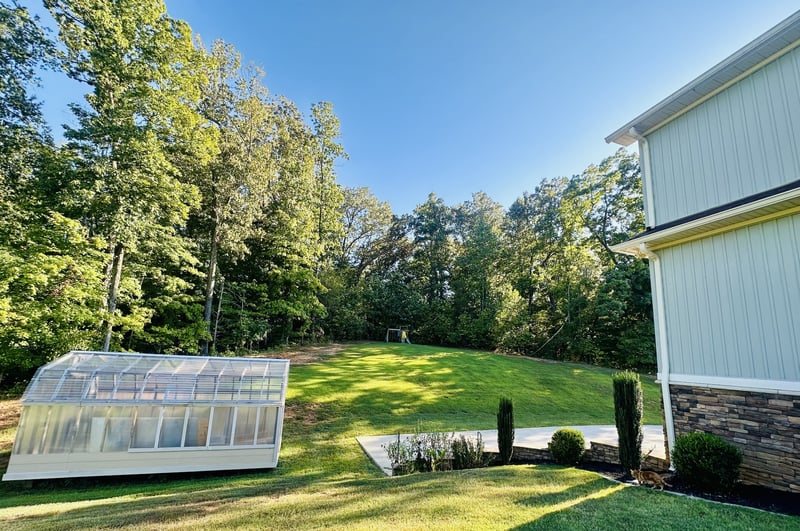 1136 Dimple Rd, Chapmansboro, TN 37035