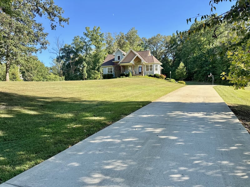 1136 Dimple Rd, Chapmansboro, TN 37035
