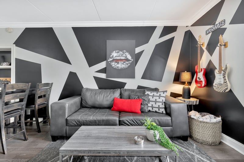 11 Music Sq #203, Nashville, TN 37203