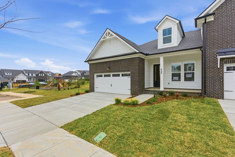 455 Buckwood Ave, Thompsons Station, TN 37179