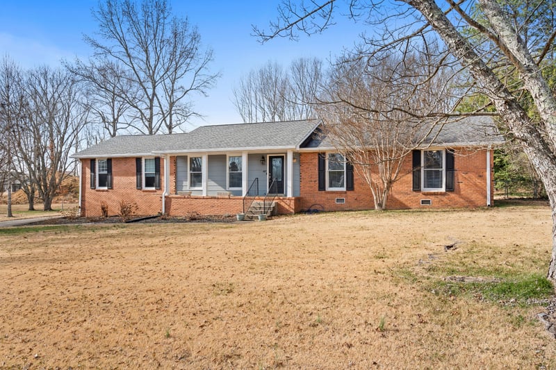 127 Sam Davis Dr, Springfield, TN 37172