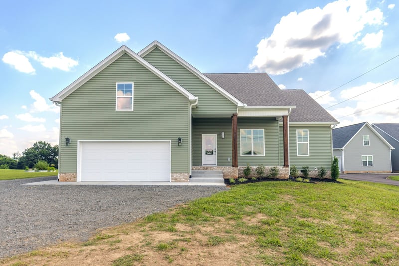8637 Highway 52 , Portland, TN 37148