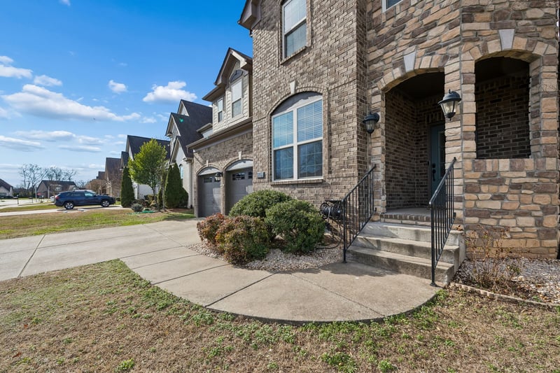 1129 Stockwell Dr, Murfreesboro, TN 37128