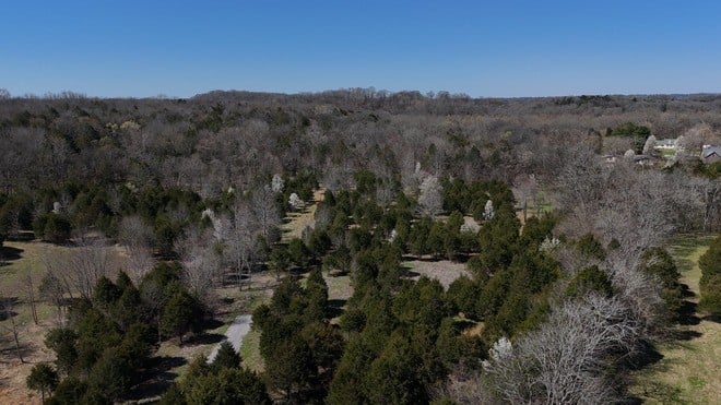 406B Harsh Ln, Castalian Springs, TN 37031