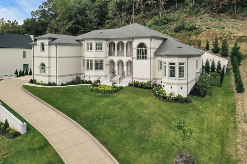 1065 Stockett Dr, Nashville, TN 37221