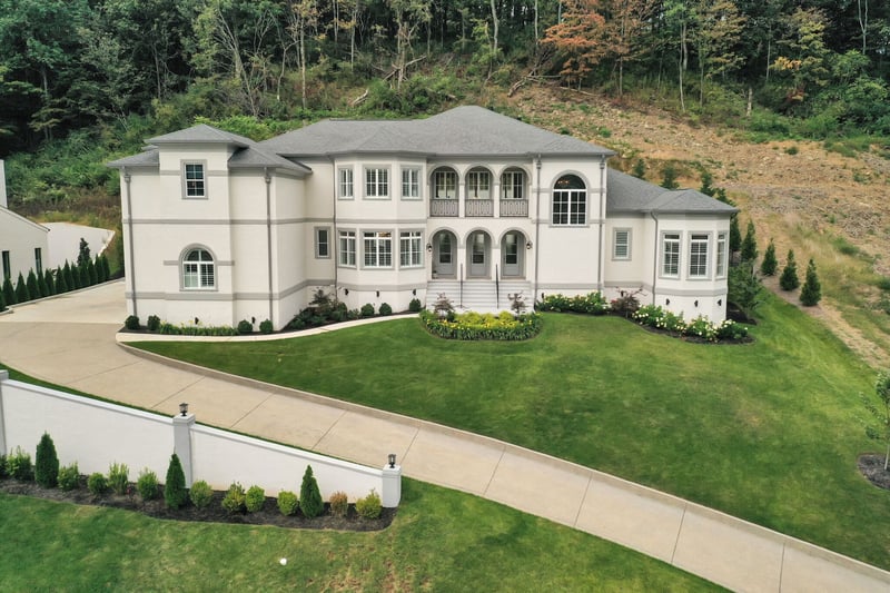 1065 Stockett Dr, Nashville, TN 37221