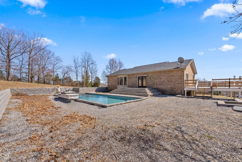 928 Red Bird Ln, Cumberland Furnace, TN 37051