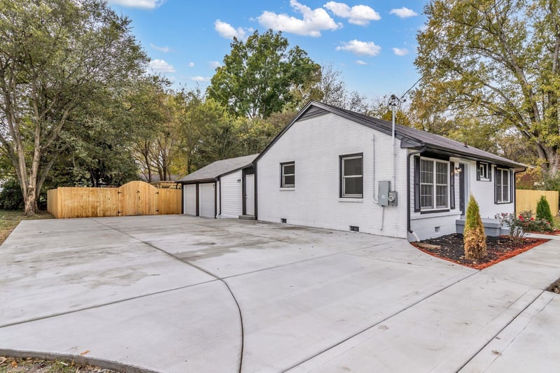 1902 Meadowgreen Dr, Murfreesboro, TN 37130