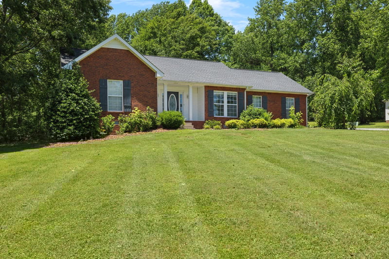 1040 Heatherwood Rd, Pleasant View, TN 37146