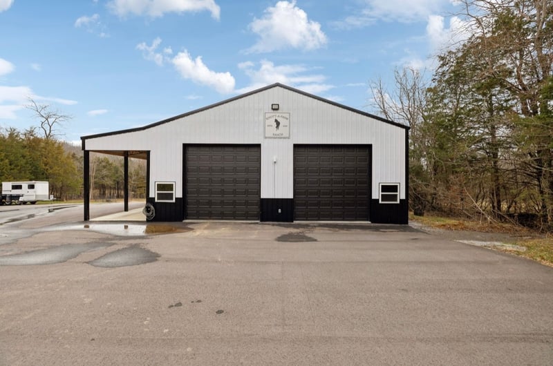 1011 St John Rd, Lascassas, TN 37085