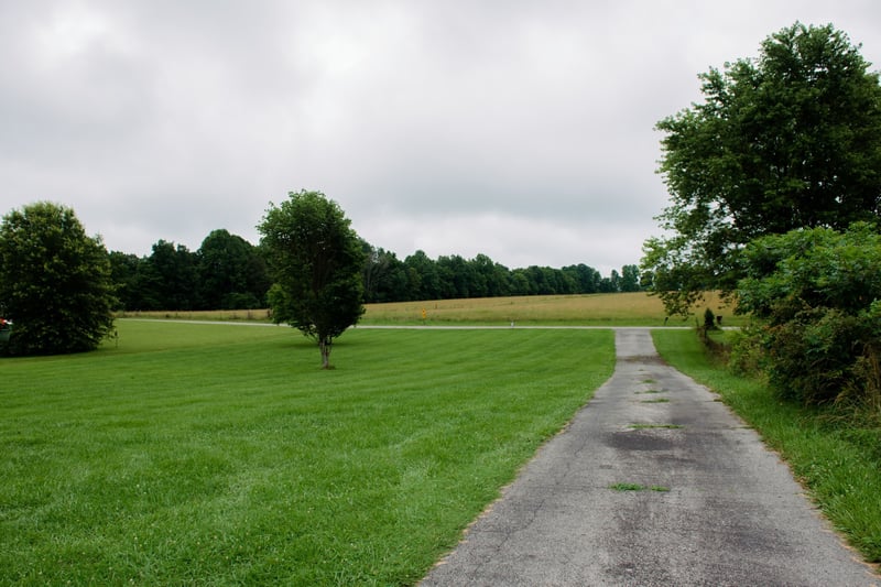 417 Buttermilk Hollow Rd, Bethpage, TN 37022