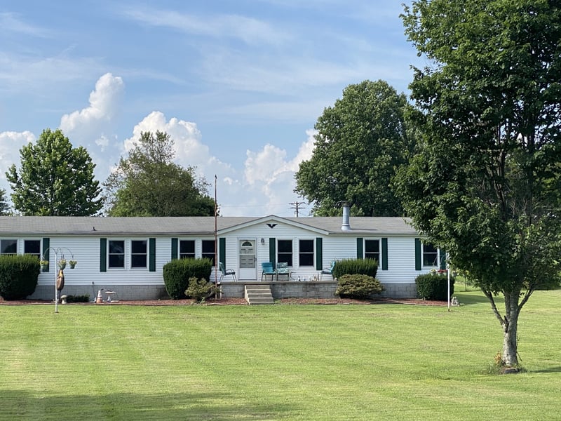 417 Buttermilk Hollow Rd, Bethpage, TN 37022