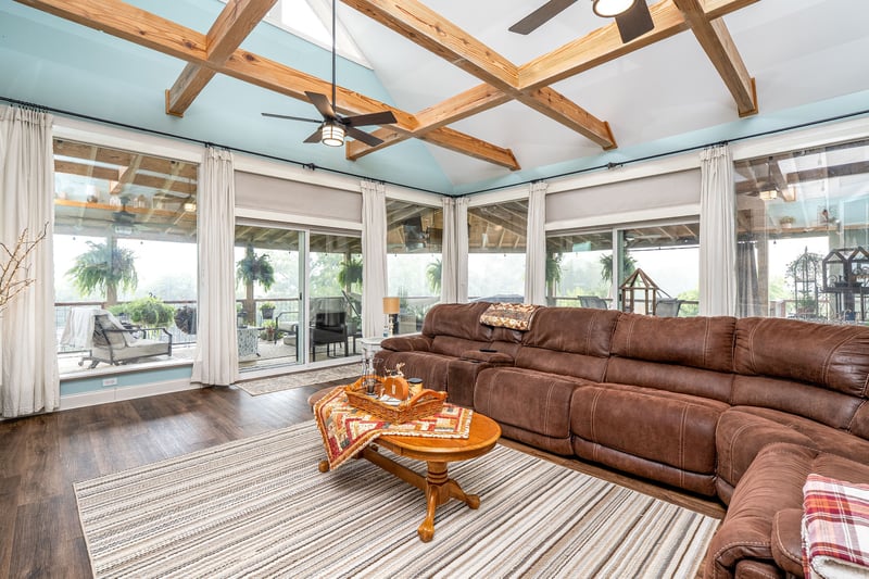 1855 Lochlann Dr, Culleoka, TN 38451