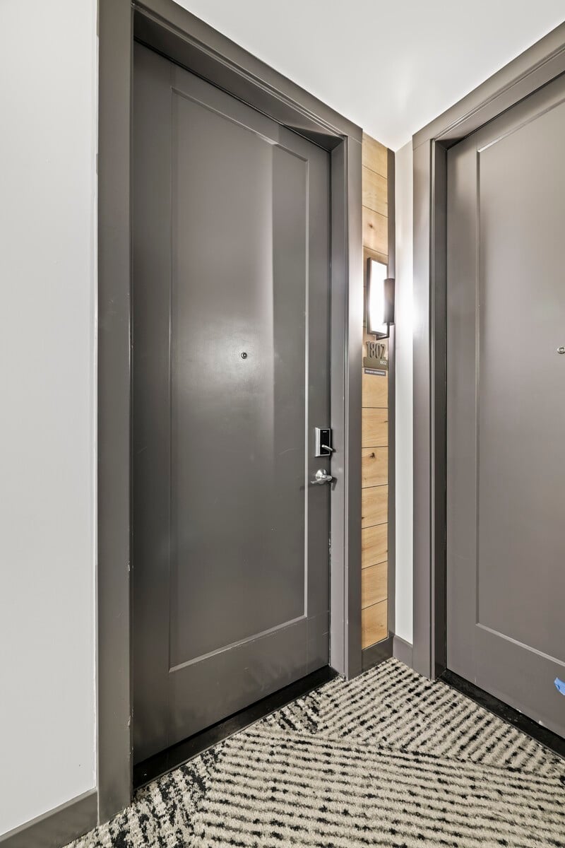 1212 Demonbreun St #1802, Nashville, TN 37203