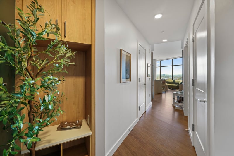 1212 Demonbreun St #1802, Nashville, TN 37203