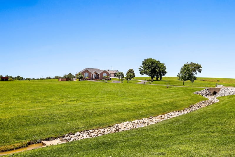 4984 Somerville Rd, Cross Plains, TN 37049