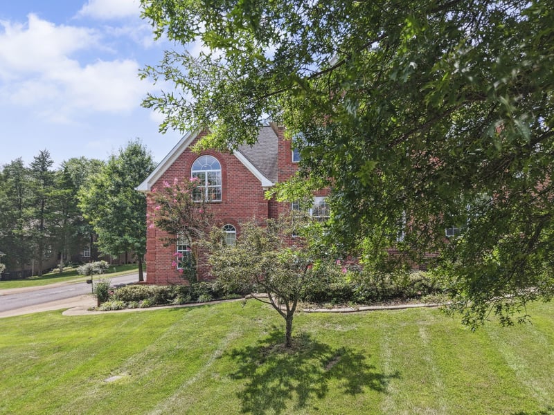 1046 Island Brook Dr, Hendersonville, TN 37075