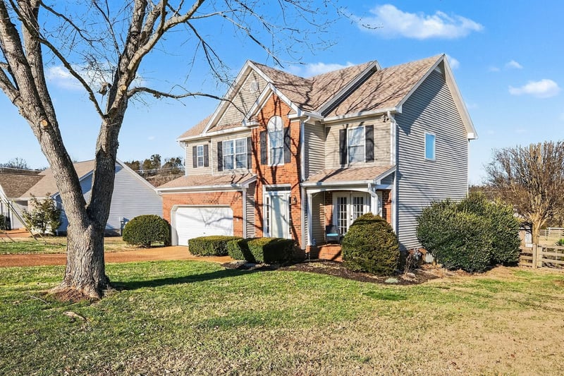 2786 Iroquois Dr, Thompsons Station, TN 37179