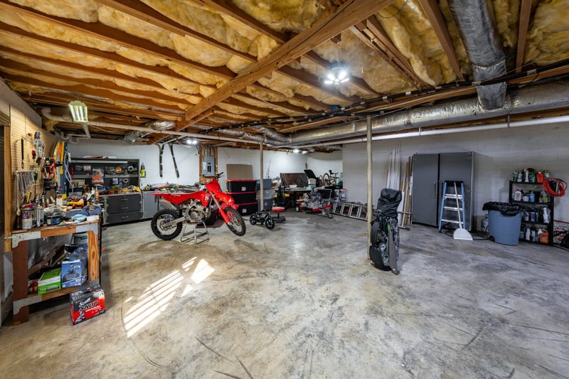 1101 Rustling Oaks Dr, Pleasant View, TN 37146