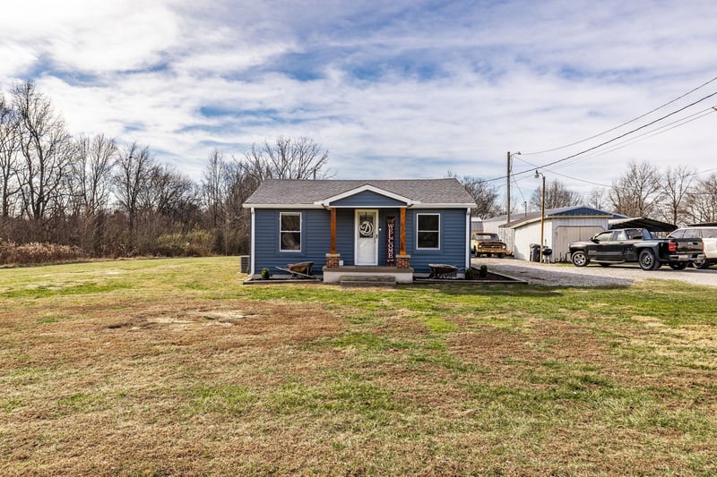 145 New Deal Potts Rd, Cottontown, TN 37048