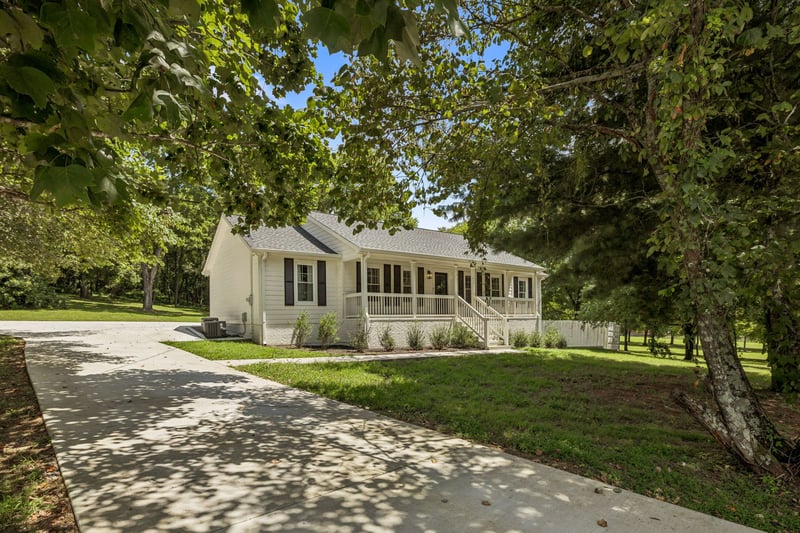 670 Northridge Rd, Columbia, TN 38401