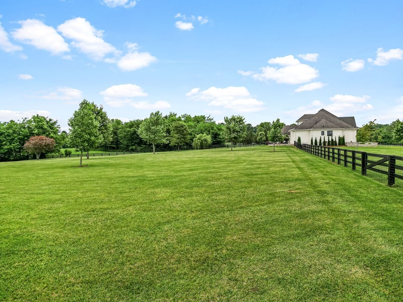 108 Nestledown Xing, Bell Buckle, TN 37020