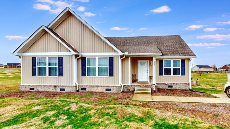 1027 Meridian Dr, Castalian Springs, TN 37031