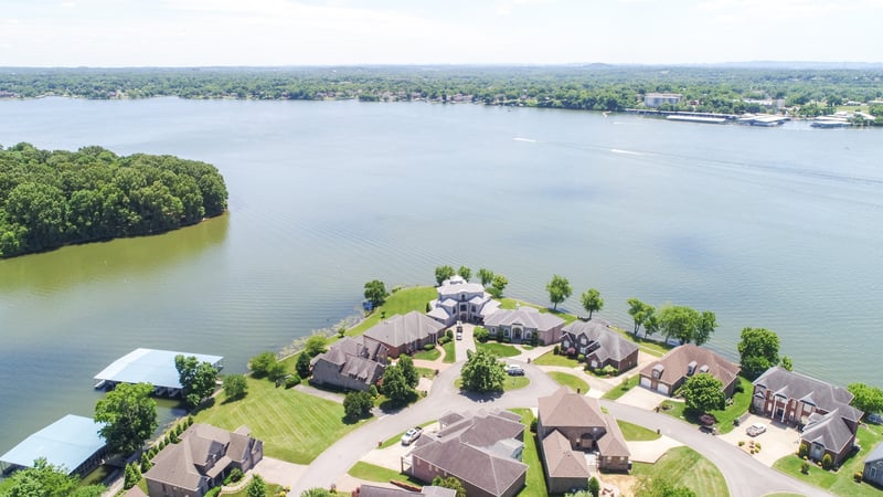 131 Lake Harbor Dr, Hendersonville, TN 37075