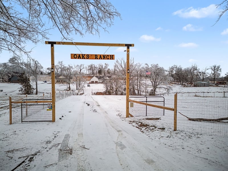 638 Howell Rd, Westmoreland, TN 37186