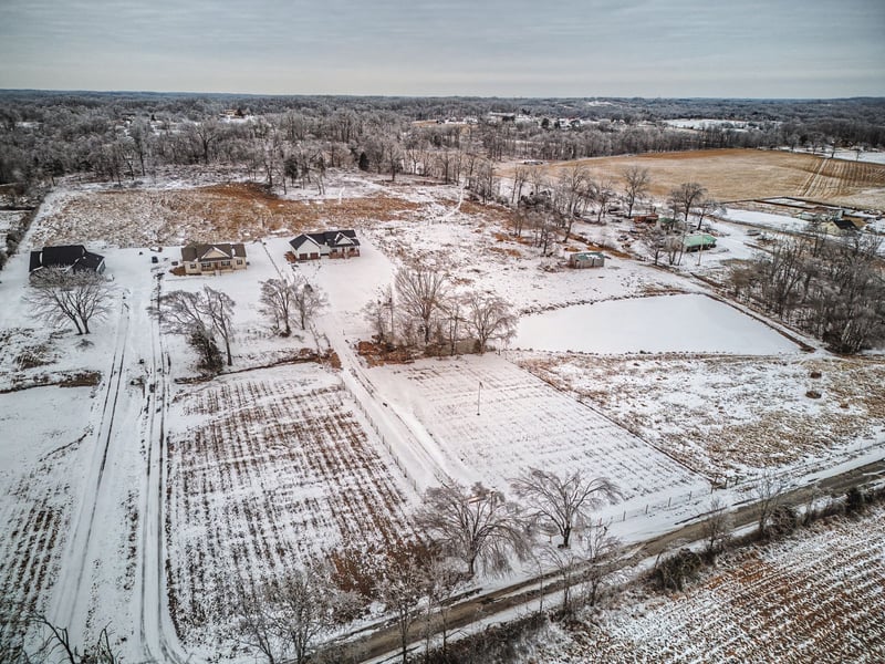 638 Howell Rd, Westmoreland, TN 37186