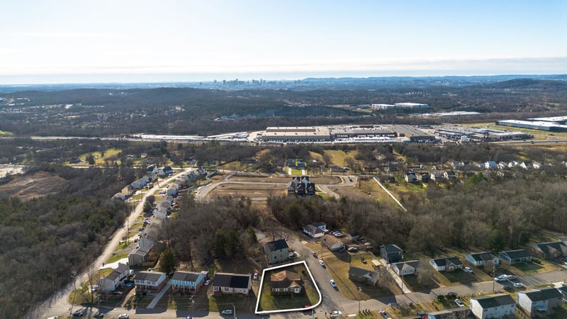 717 Flint Ridge Dr, Whites Creek, TN 37189