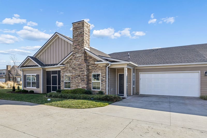 2358 Stonecenter Ln, Murfreesboro, TN 37128